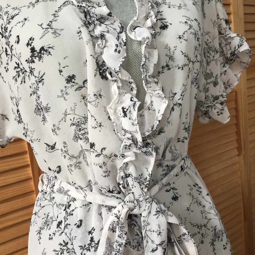 In Bloom Robe - Picture 15 of 16